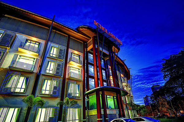 تور مالزي هتل اسکولار این - یو تی ام- آژانس مسافرتي و هواپيمايي آفتاب ساحل آبي